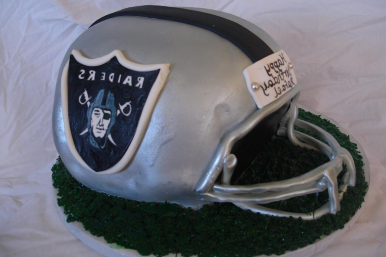 Poor logo reproduction - Oakland Raiders Helmet Grooms cake fail